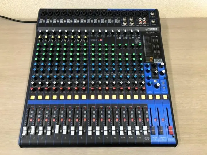 Микшерный пульт YAMAHA MG20XU 20 channel mixing console from japan