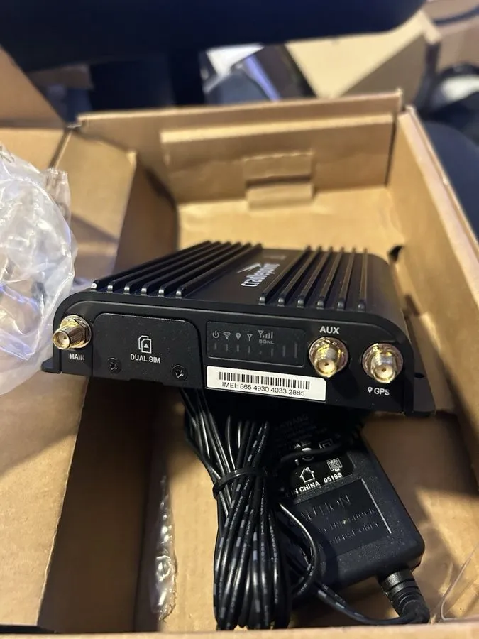 Маршрутизатор CRADLEPOINT IBR600C TB3-600C150M-NNN WIRELESS WIFI series router — фото лота 1