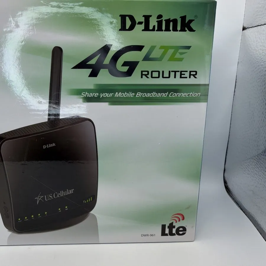 Маршрутизатор D-Link DWR-961 US Cellular 4G LTE Wireless Router AC1200 Complete