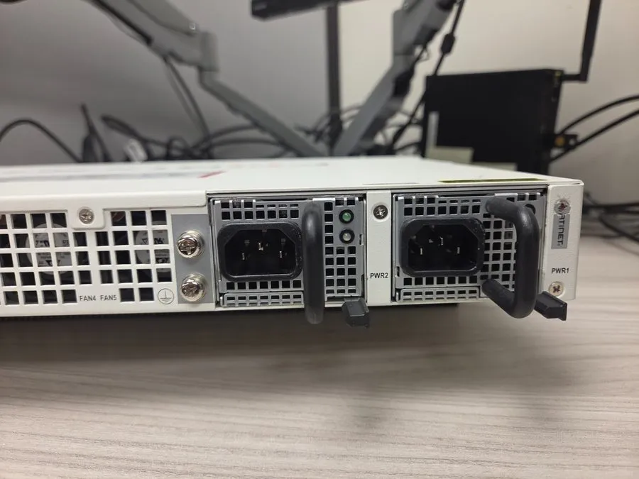 Межсетевой экран Fortinet FortiGate-601F Firewall — фото лота 1