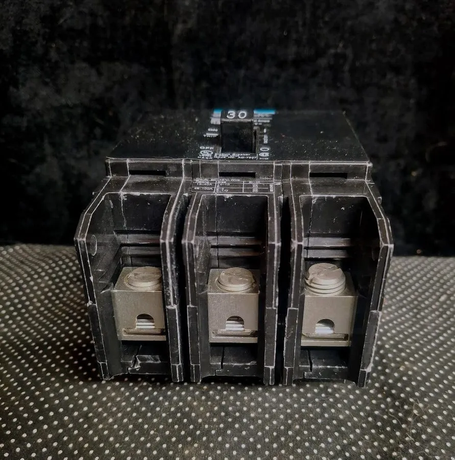 Автоматический выключатель Siemens BQD340 3 Pole 40Amp, 480V Circuit Breaker Bla