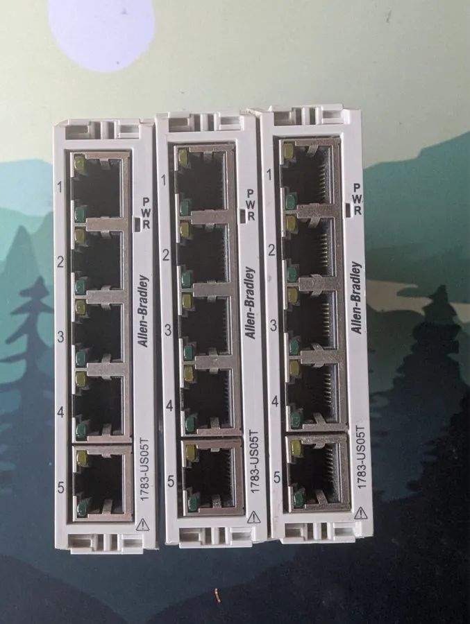 Коммутатор Allen Bradley 1783-US05T Stratix 2000 Ethernet Switch AB — фото лота 1