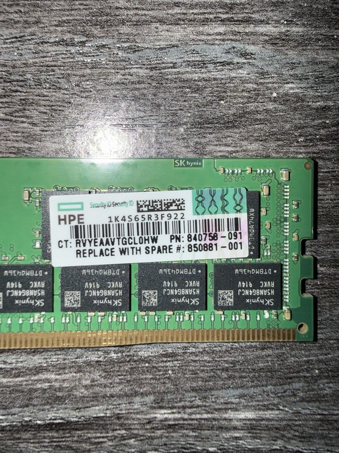 Модуль памяти HPE 32GB DDR4 PC4-2933Y 288-Pin RDIMM ECC Registered RAM 840758-09