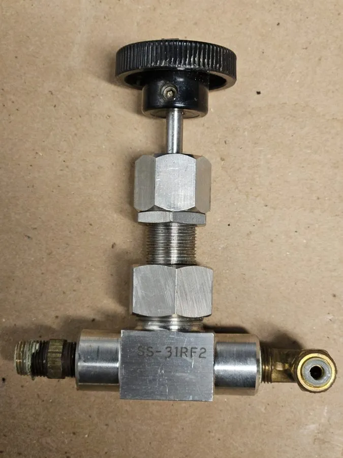 Клапан 1/8 FNPT 316ss Union-Bonnet Needle Valve Whitey Swagelok SS-31RF2 — фото лота 1