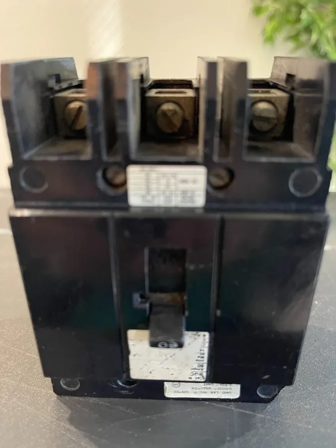 Автоматический выключатель Siemens BQCH3B060 Bolt-On Circuit Breaker 3 Pole 60 A