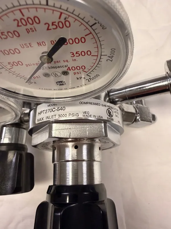 Трубопроводная арматура Victor High Purity Two Stage Gas Regulator HPT270C-540 — фото лота 1