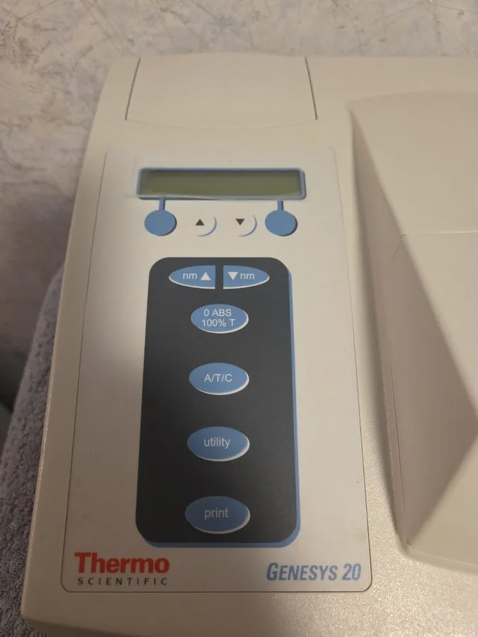 Спектрофотометр Thermo Fisher Scientific Genesys 20 Spectrophotometer 1.0AMPS 40
