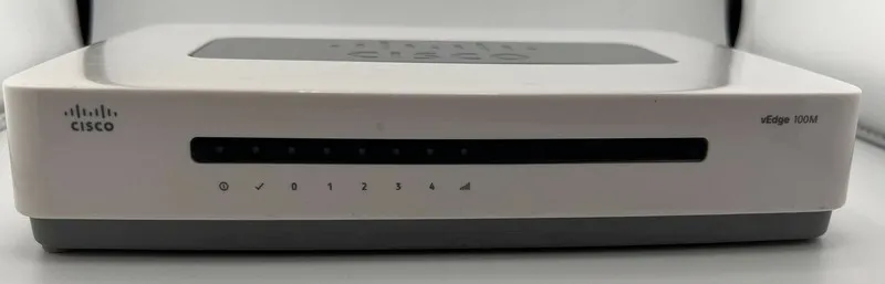 Маршрутизатор Cisco Viptela VEDGE-100M-AC Integrated Services SD-WAN Cloud Edge 