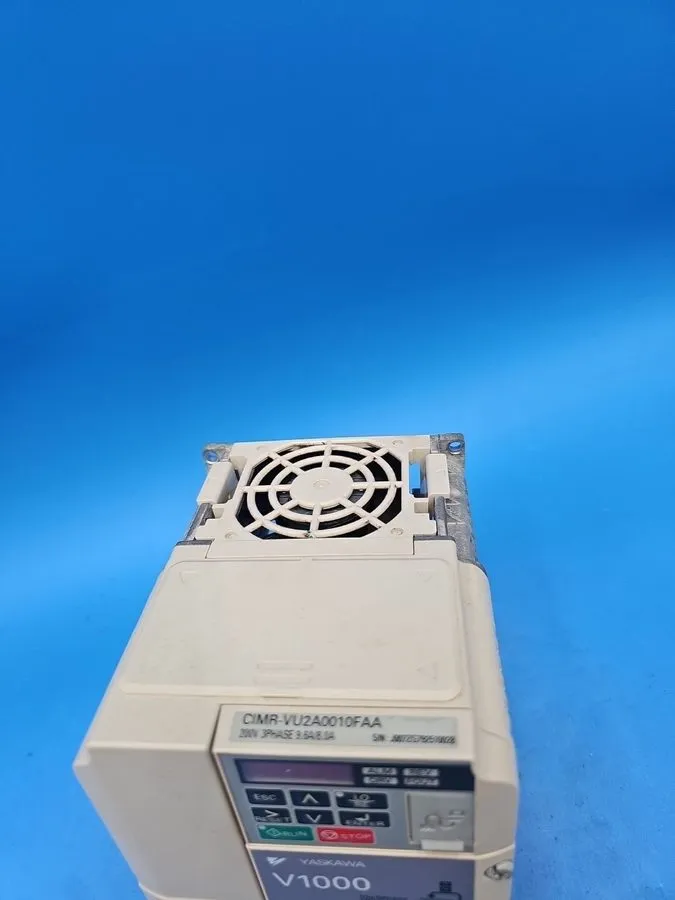 Частотный преобразователь Yaskawa CIMR-VU2A0010FAA VFD 200V 3PH 2.2kW 3HP V1000
