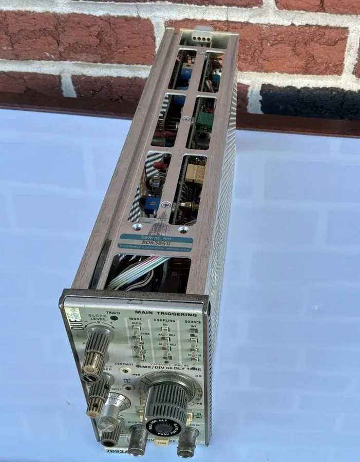 Осциллограф Tektronix 7A19 600MHz Vertical Amplifier Plug-In 7000 Series Oscillo — фото лота 2