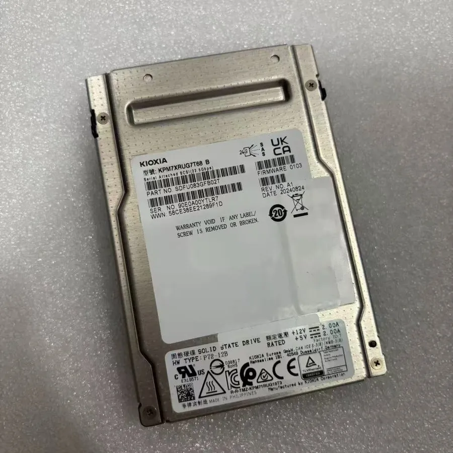 SSD-накопитель Kioxia KPM7XRUG7T68 SDFU083GFB02T 7.68TB SAS 24Gbps 2.5 inch Inte