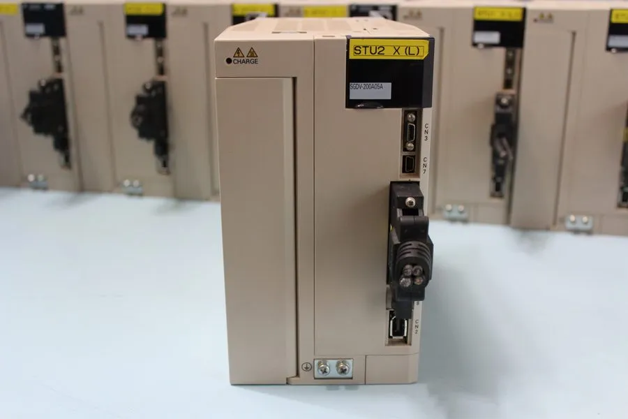 Сервопривод YASKAWA / SGDV-200A05A / SERVOPACK, 3kW