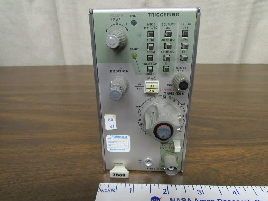 Лабораторный прибор Tektronix 7B80 Oscilloscope Plug-In Time Base Last Cal 1987 