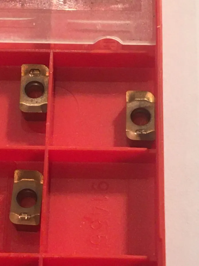 Режущий инструмент SANDVIK R331.1A-04 35 15H WL 1030 MILLING INSERT — фото лота 1