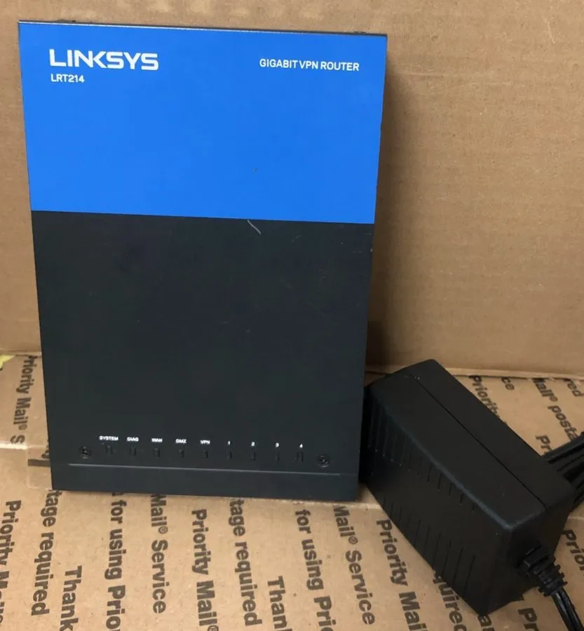 Маршрутизатор Linksys LRT214 4-Port 900 Mbps Business Gigabit VPN Router