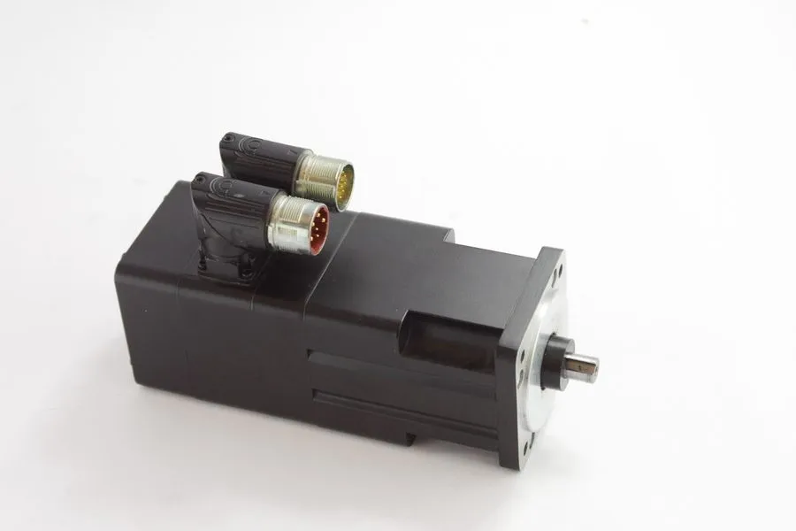Серводвигатель Allen Bradley MPL-A220F-V-X210 Servo Motor