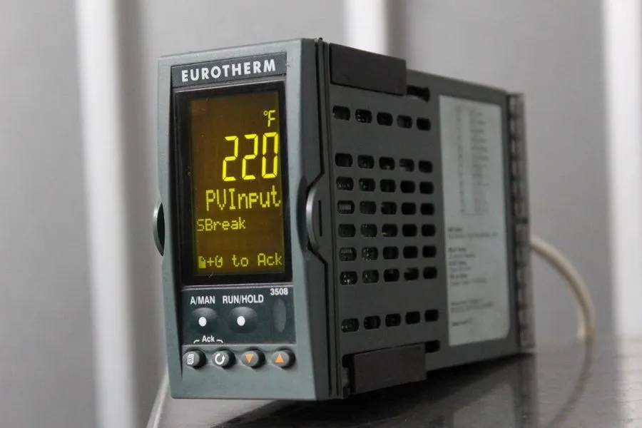 Датчик температуры Eurotherm 3508 Temperature Control 1/8 DIN Controller Program