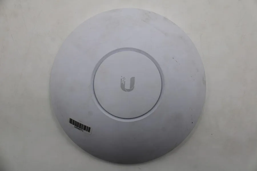Точка доступа Ubiquiti Networks UniFi UAP-AC-HD 802.11ac Wave 2 Enterprise Acces
