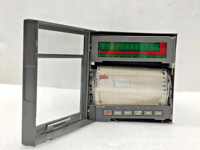Датчик температуры Yokogawa 436000 UR1000 Temperature Chart Recorder 5E-38