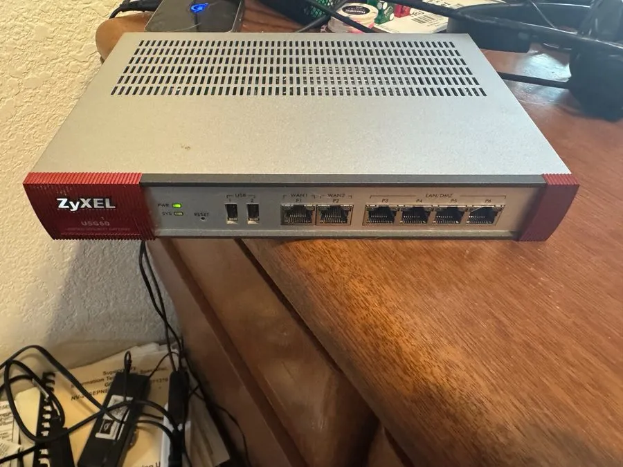 Межсетевой экран ZyXEL USG60 Unified Security Gateway FIREWALL 6 Port Gigabit Et — фото лота 1