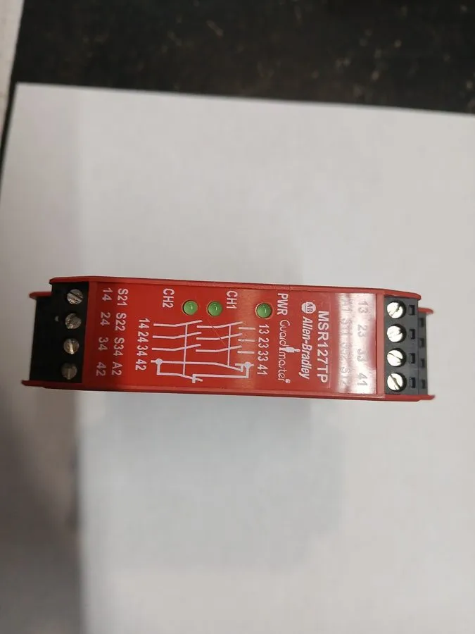 Реле безопасности Allen Bradley MSR127TP (440RN23132) Safety Relay, 24VAC