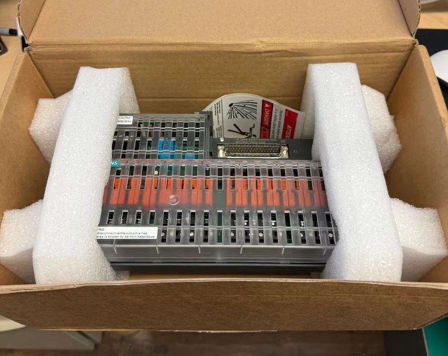 Модуль ввода-вывода Siemens ET200M 16CH Terminal Block / 6ES7650-1AM30-3XX0