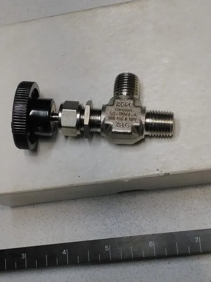 Клапан Swagelok SS-1RM4-A Integral Bonnet Angle-Pattern Needle Valve FNSP