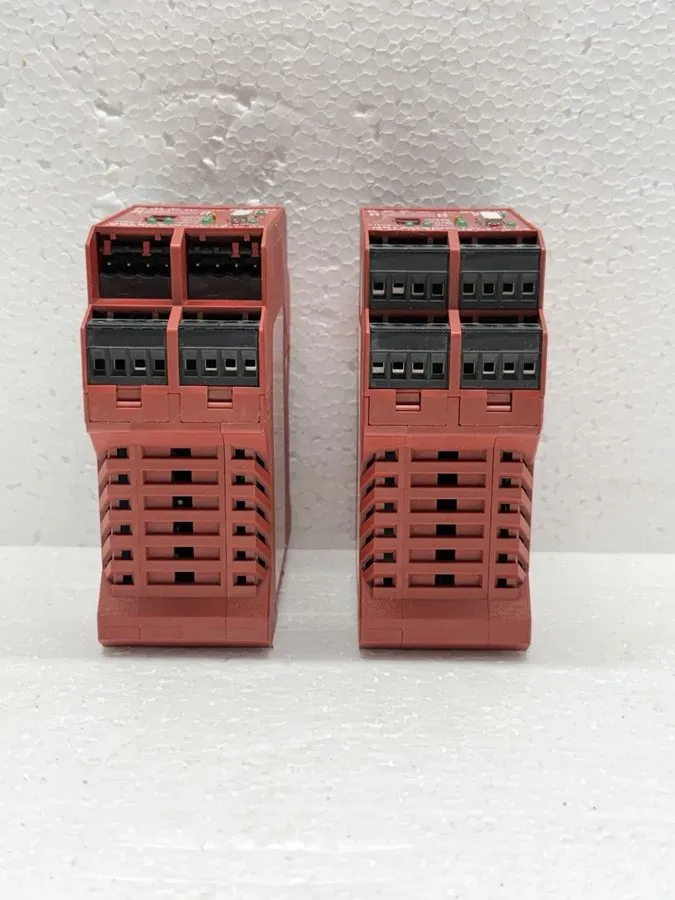 Реле безопасности Allen-Bradley 440R-H23176 MSR210P Safety Relay 24VDC Series B
