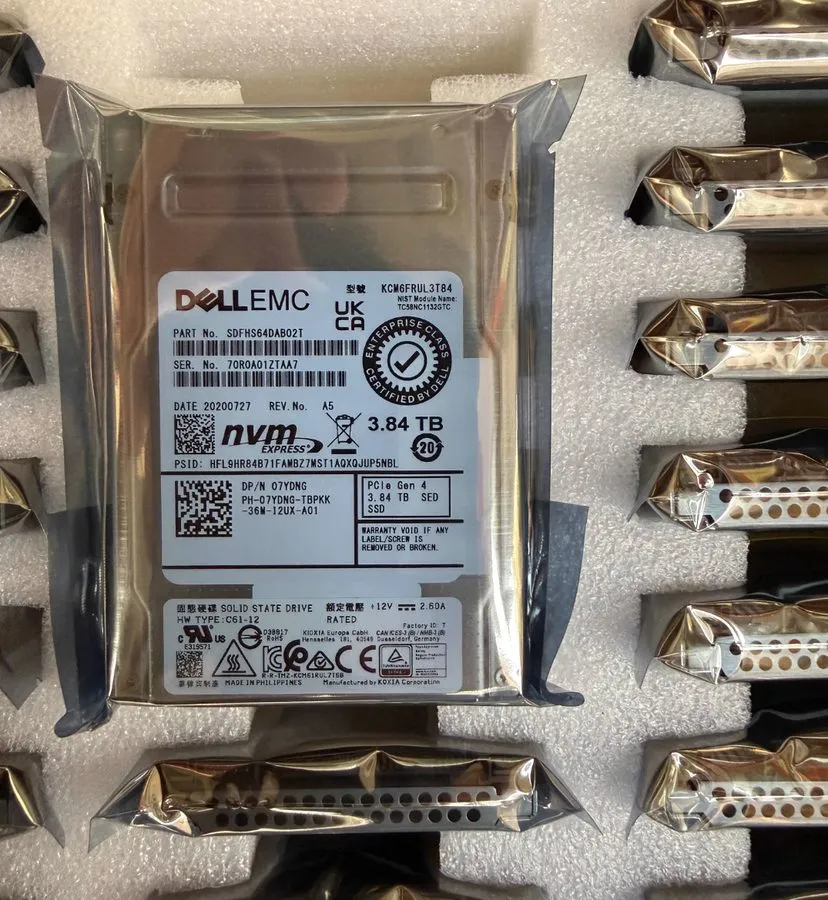 SSD-накопитель 07YDNG 7YDNG 3.84TB SSD CM6 DELL U.3 NVMe Gen4 KCM6FRUL3T84 PCIe 