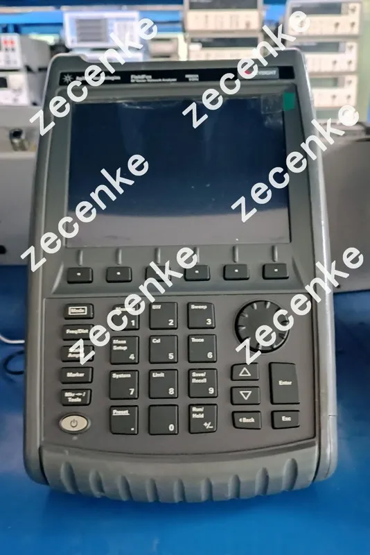 Анализатор цепей Keysight/ AGILENT N9923A FIELDFOX RF VECTOR NETWORK ANALYZER 6G