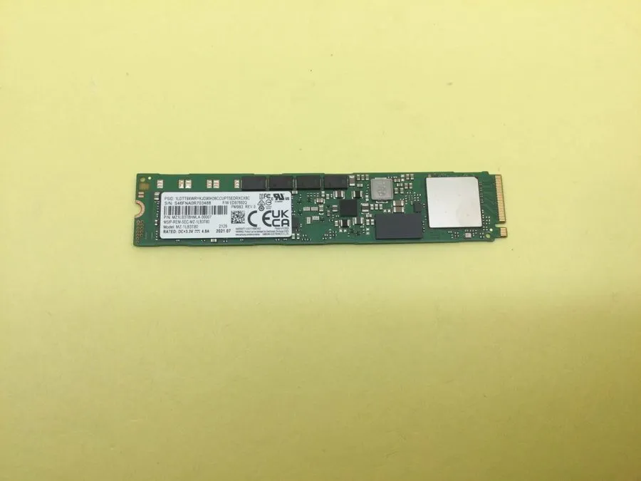 SSD-накопитель Samsung PM983 3.84TB SSD M.2 22110 PCIe NVMe MZ-1LB3T80 MZ1LB3T8H