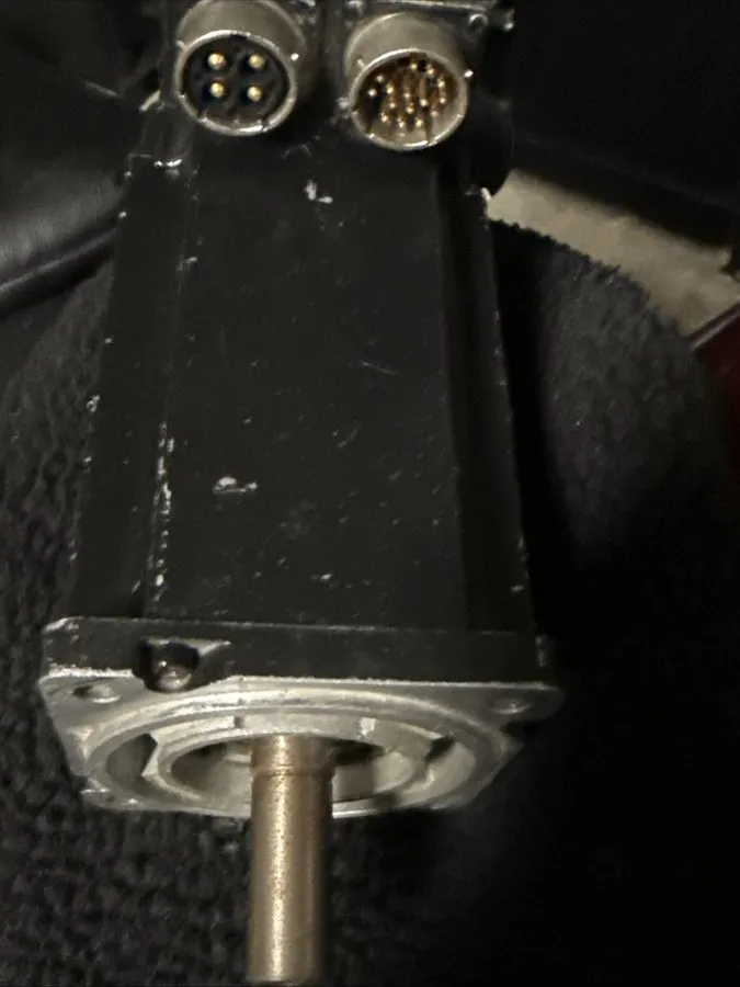 Серводвигатель Allen Bradley MPL-A330P-HK22AA Kinetix Brushless Servo Motor 230V