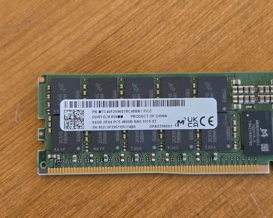 Модуль памяти 64GB Micron DDR5 PC5-4800 2Rx4 RDIMM 288 EC8 ECC Reg MTC40F2046S1R