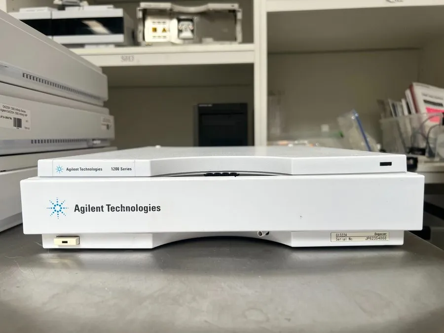 Хроматограф Agilent G1322A HPLC 4-CH Vacuum Degasser
