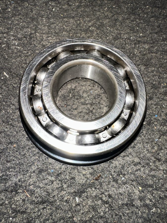 Жёсткий диск NSK 6205 NR BALL BEARING, OPEN TYPE + SNAP RING 25x52x15 mm (st1800 — фото лота 1