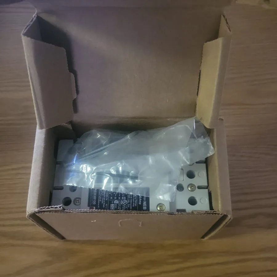 Автоматический выключатель Siemens NEB3B100B 100A 480V 3ph Bolt-On Circuit Break — фото лота 1