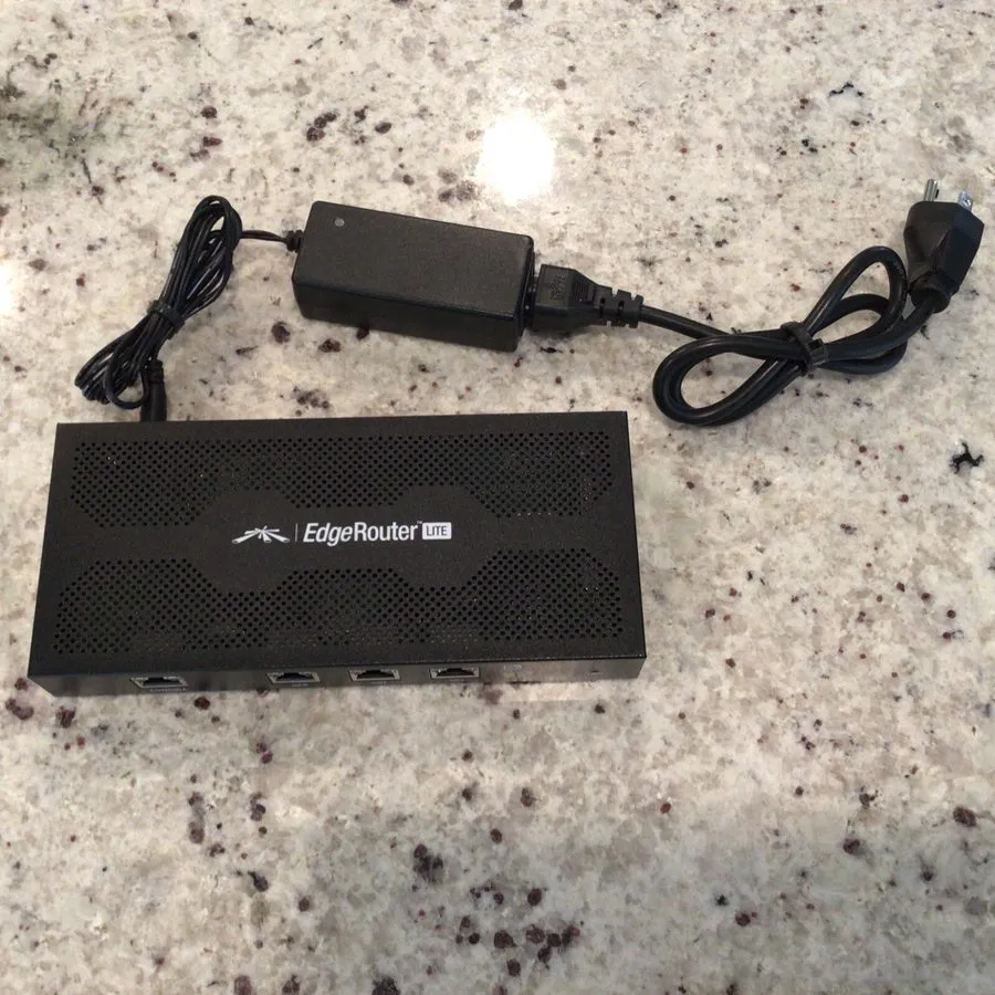 Маршрутизатор Ubiquiti Networks ERLite-3 3-Port Gigabit Wireless Router MAC#1416