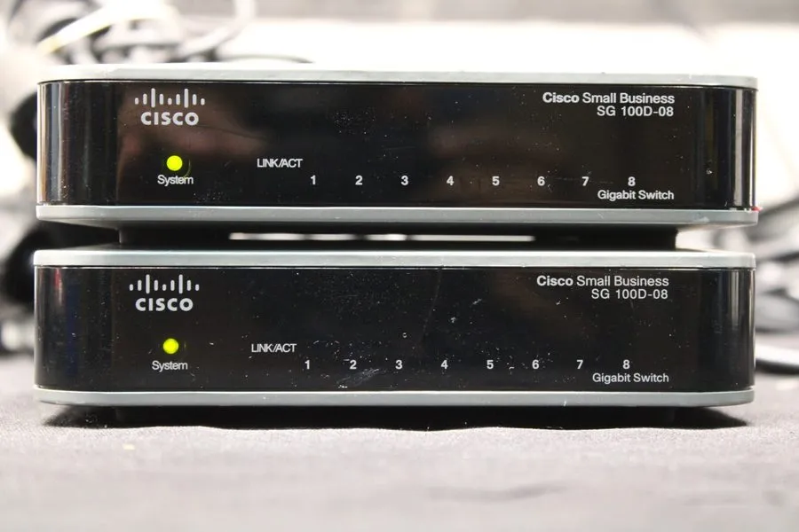 Коммутатор Cisco SG100D-08 8-Port Gigabit Switches SD2008T