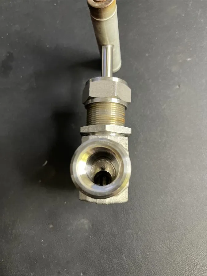 Клапан Swagelok Needle valve, 18 series, 1/2" FNPT ends, SS-18RF8