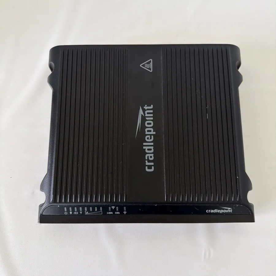 Маршрутизатор Cradlepoint IBR1700-1200M-B Ruggedized Mobile Wireless Router 4G