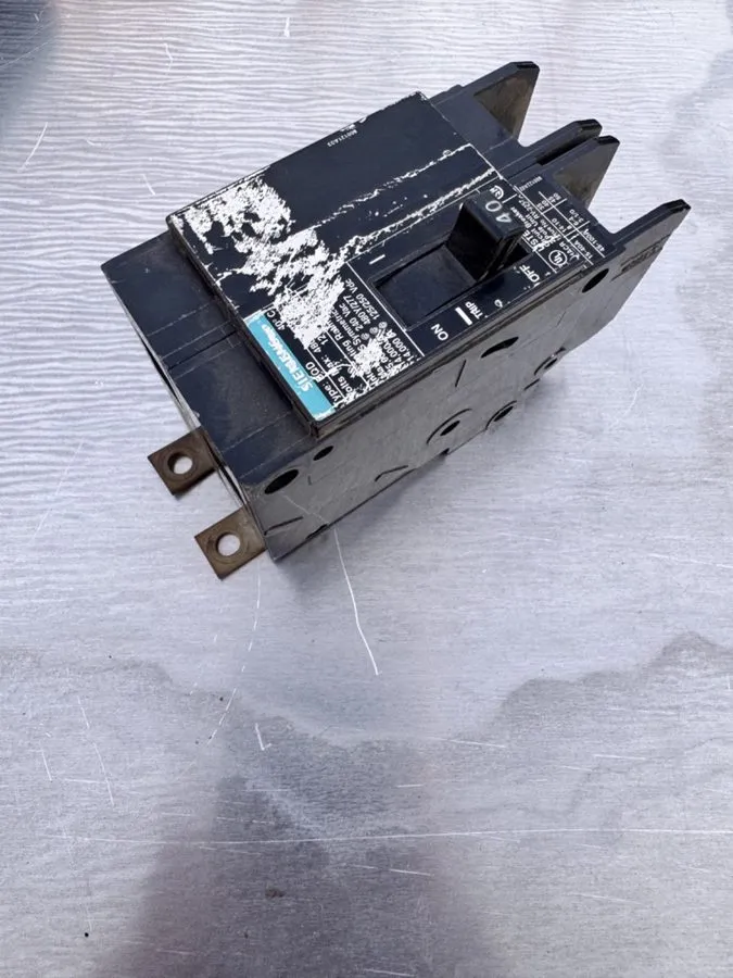 Автоматический выключатель Siemens BQD240 2p 40a 240/480v Circuit Breaker 1-yr — фото лота 2