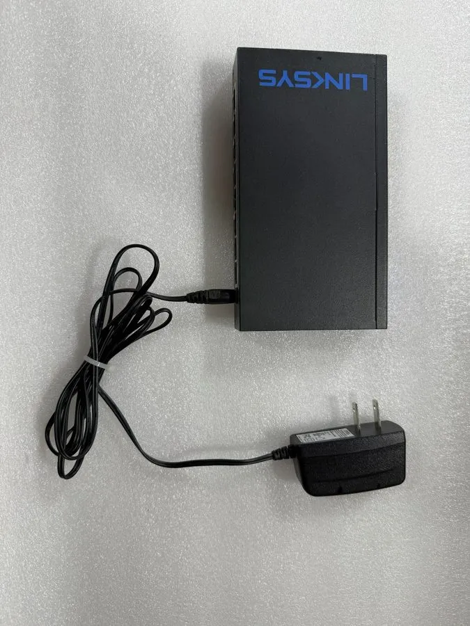 Коммутатор Linksys SE3008 8-Port Gigabit Ethernet Desktop Switch