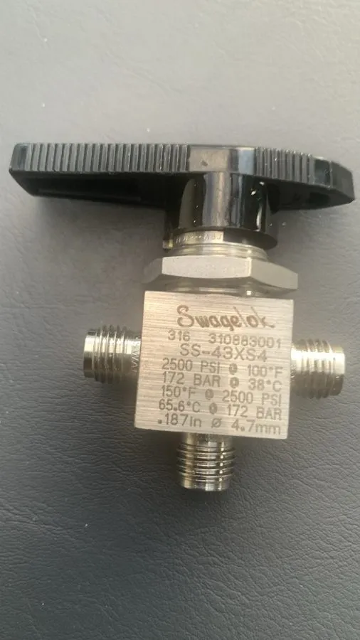 Клапан Whitey Swagelok SS-43XS4 1/4" Ball Valve 2500 PSI Stainless Steel NOD