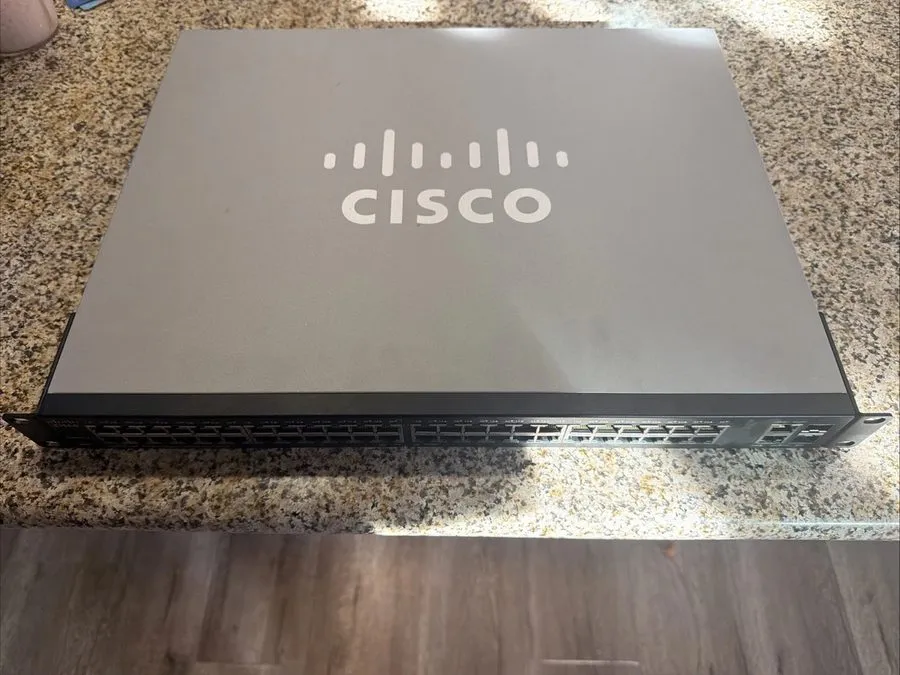 Коммутатор Cisco SG200-50P 50-Port Gigabit PoE Smart Switch 180W PoE Fully