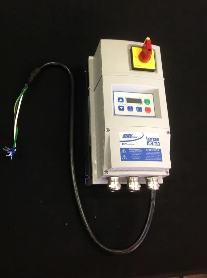 Частотный преобразователь LENZE .5 HP AC DRIVE 480 VAC IN 60 Hz IN 460 VAC OUT 5