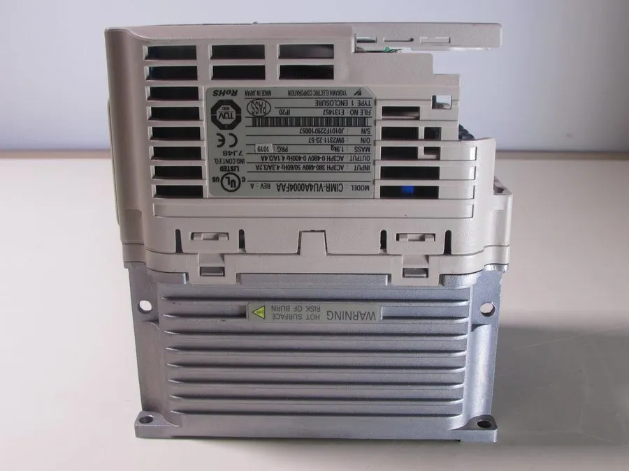 Частотный преобразователь Yaskawa V1000 VFD CIMR-VU4A0004FAA 480VAC 4.1A Inverte — фото лота 2