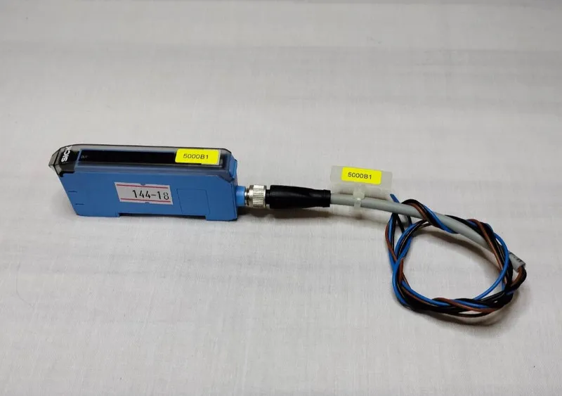 Фотоэлектрический датчик SICK WLL180T-P434 Photoelectric Sensor