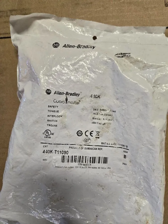 Реле безопасности Allen Bradley Guardmaster Trojan 5 Safety Interlock Switch 440 — фото лота 1