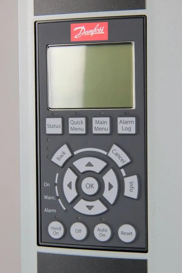 Частотный преобразователь DANFOSS 131H3493 VLT AUTOMATION DRIVE FC-302 FREQUENCY — фото лота 1