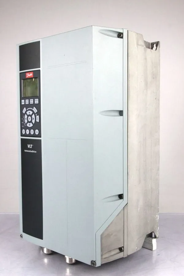 Частотный преобразователь DANFOSS 131H3493 VLT AUTOMATION DRIVE FC-302 FREQUENCY — фото лота 2